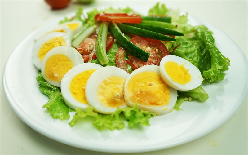 Cách làm salad trứng đơn giản
