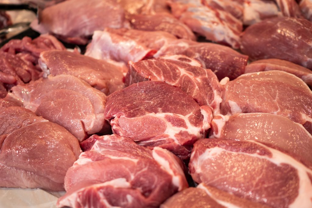giá thịt lợn giảm ở Trung Quốc và Việt Nam